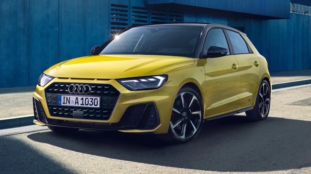 Audi A1 de deuxième génération sortie en 2018 de couleur jaune dorée