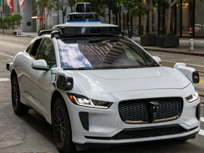 Quelles sont les fabricants de voitures qui proposent des modèles autonomes en 2026 ?