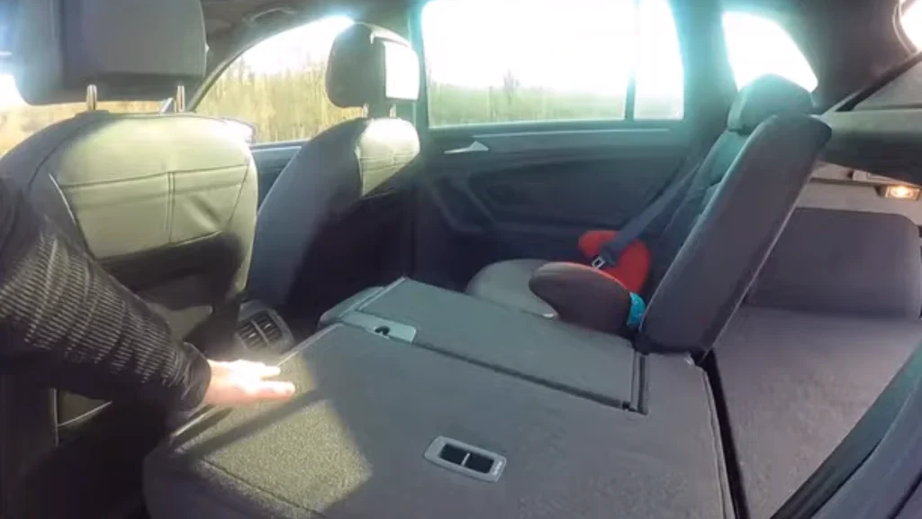 coffre tiguan banquette arrière coulissante